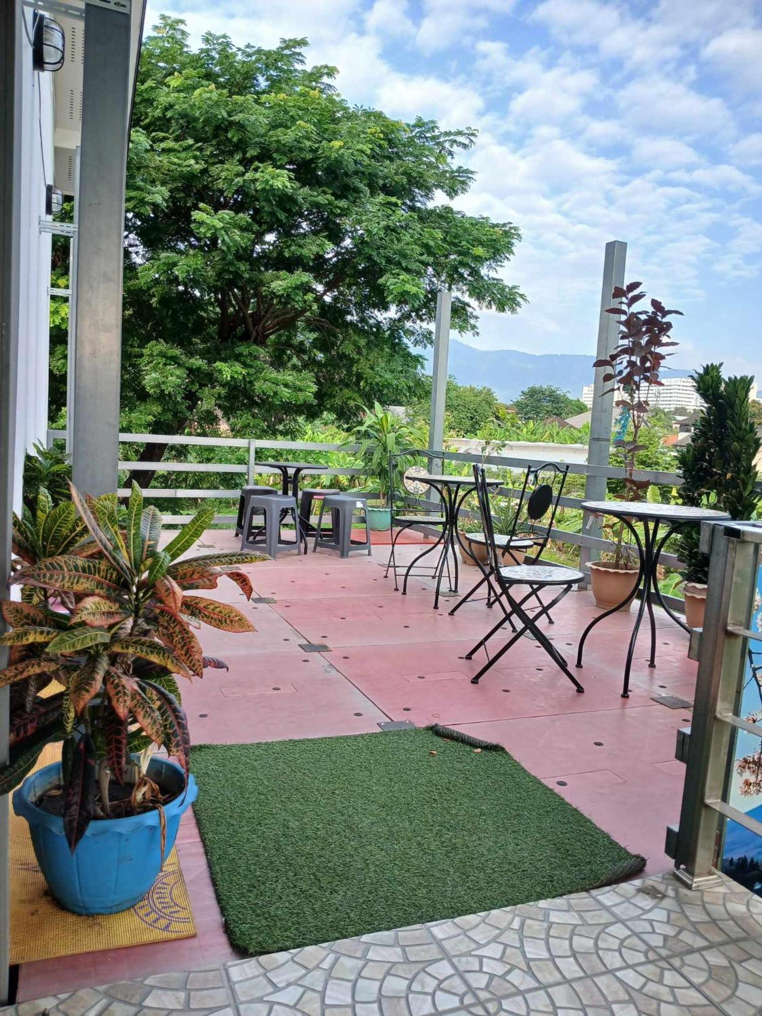 Sakura House Hostel Τσιάνγκ Μάι Εξωτερικό φωτογραφία