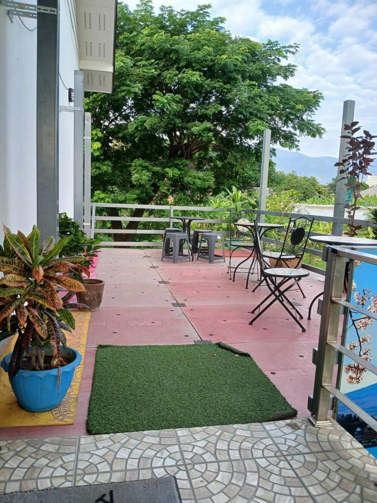 Sakura House Hostel Τσιάνγκ Μάι Εξωτερικό φωτογραφία
