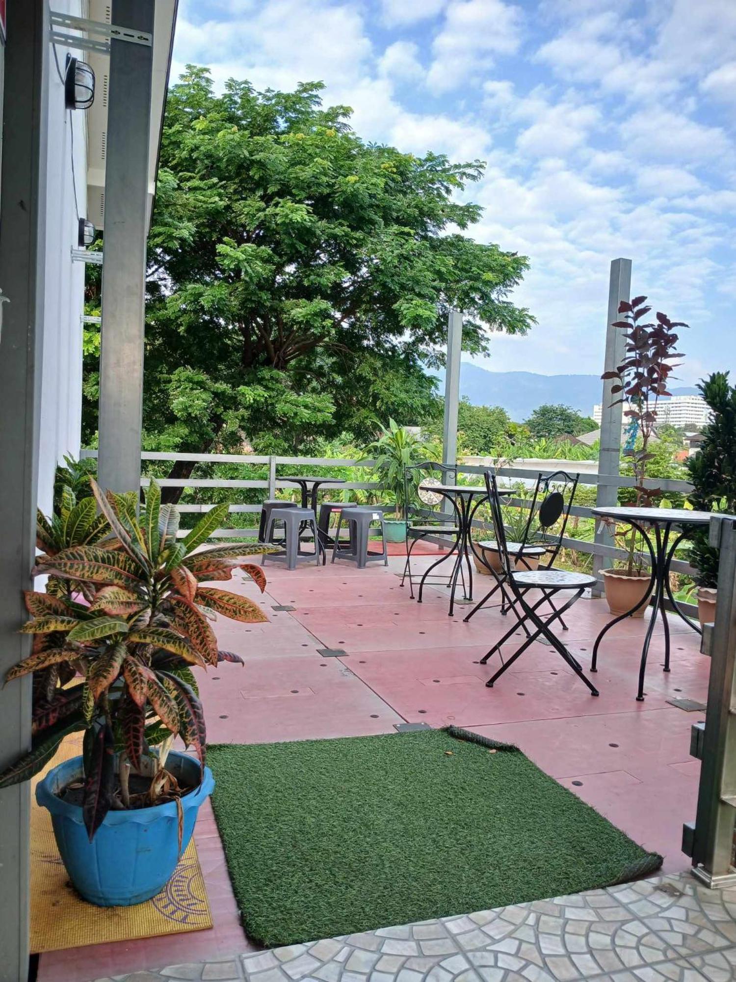 Sakura House Hostel Τσιάνγκ Μάι Εξωτερικό φωτογραφία